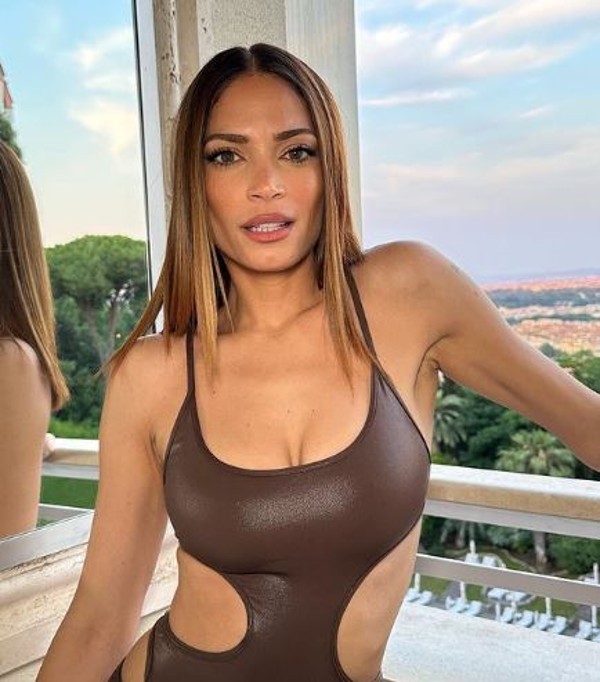 Elodie, che scollatura! Poi il grande annuncio: “Le sensazioni aumentano…” Elodie, che scollatura! Poi il grande annuncio: “Le sensazioni aumentano…”