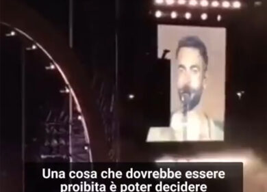Marco Mengoni si prende Padova: “Nessuno può decidere cos’è una famiglia”