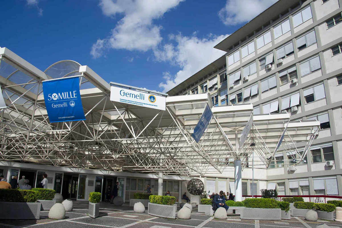 Tragedia al Gemelli: bimbo muore per scuotimento. S’indaga per maltrattamento