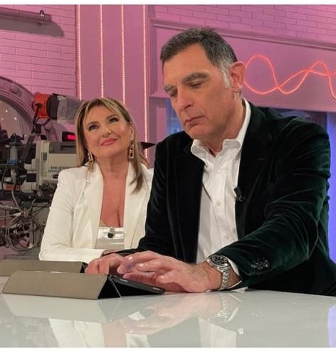 Tiberio Timperi fa “concorrenza” al Tg1 di Chiocci. Rai, succede di tutto Tiberio Timperi fa “concorrenza” al Tg1 di Chiocci. Rai, succede di tutto