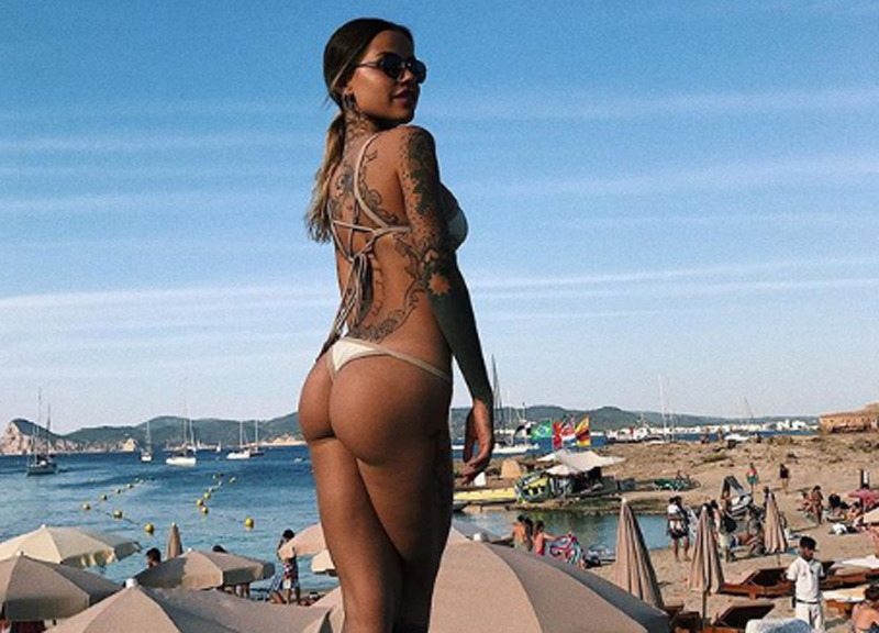 Theo Hernandez e la fidanzata Zoe Cristofoli, gli scatti proibiti tornano virali. FOTO