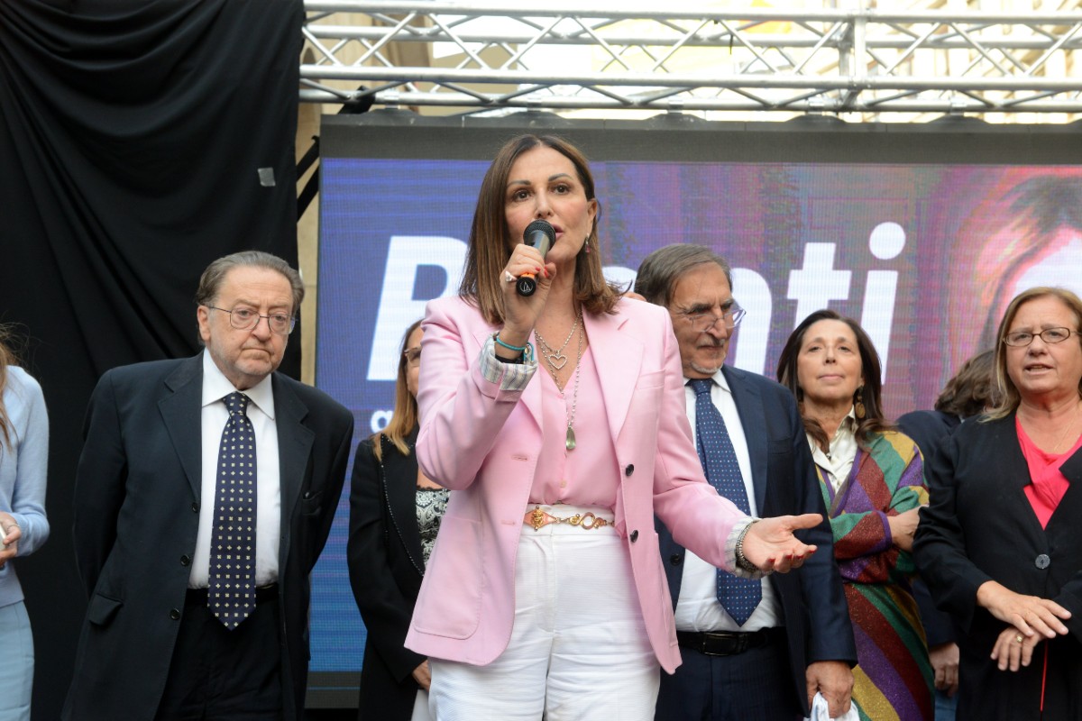 Caso Santanchè, Meloni preoccupata. Lega-Forza Italia: “Chiarisca in Aula” Caso Santanchè, Meloni preoccupata. Lega-Forza Italia: “Chiarisca in Aula”