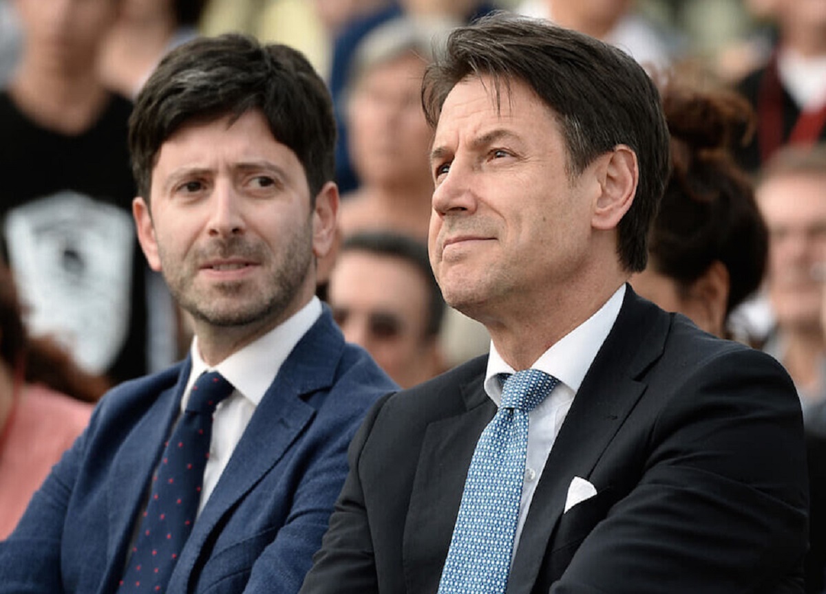 Covid, archiviazioni per gli ex ministri: salvi Speranza, Lorenzin e Grillo Covid, archiviazioni per gli ex ministri: salvi Speranza, Lorenzin e Grillo