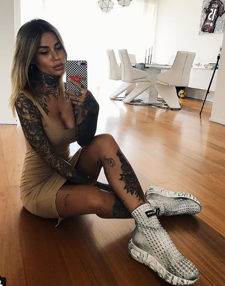 Theo Hernandez e la fidanzata Zoe Cristofoli, gli scatti proibiti tornano virali. FOTO