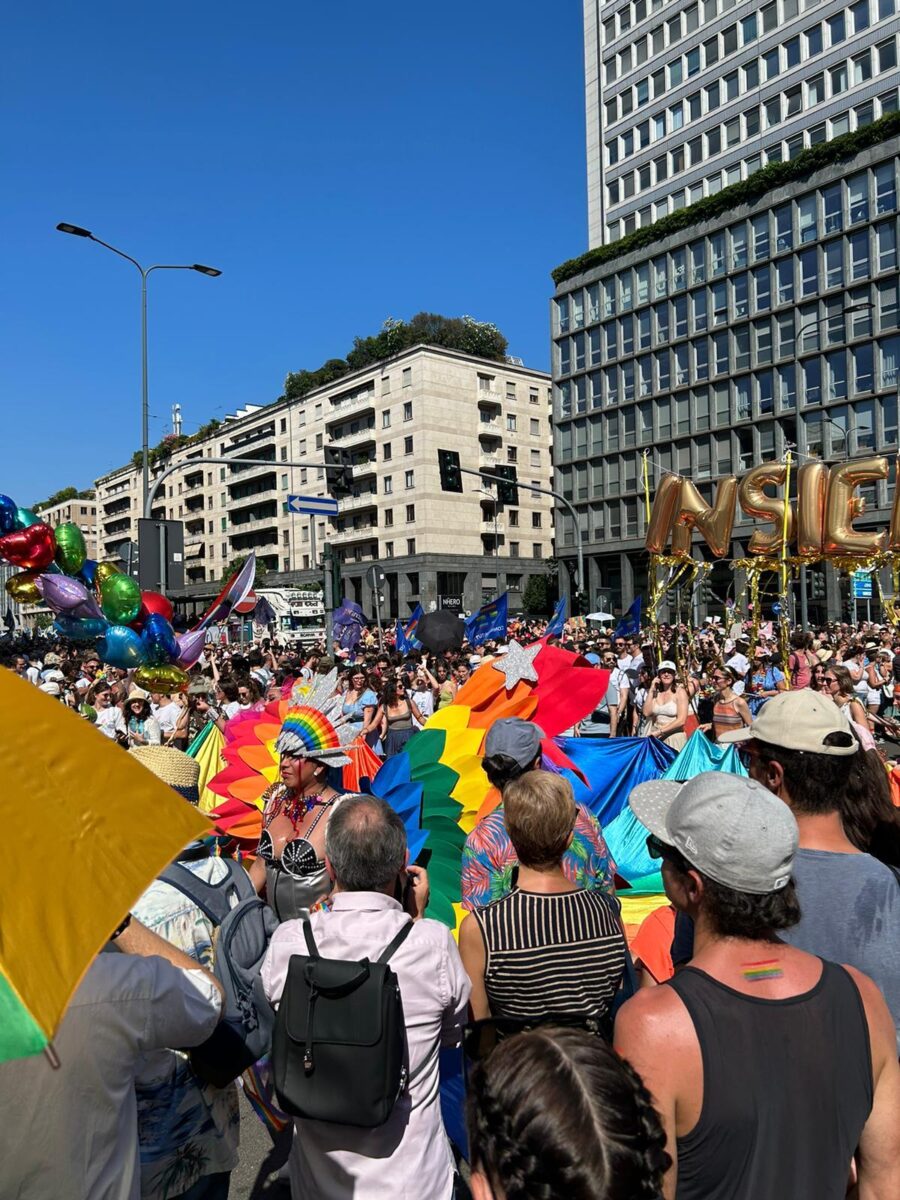 Gay Pride a Milano, presente Schlein: “Pericolo regressione su diritti Lgbtq+”