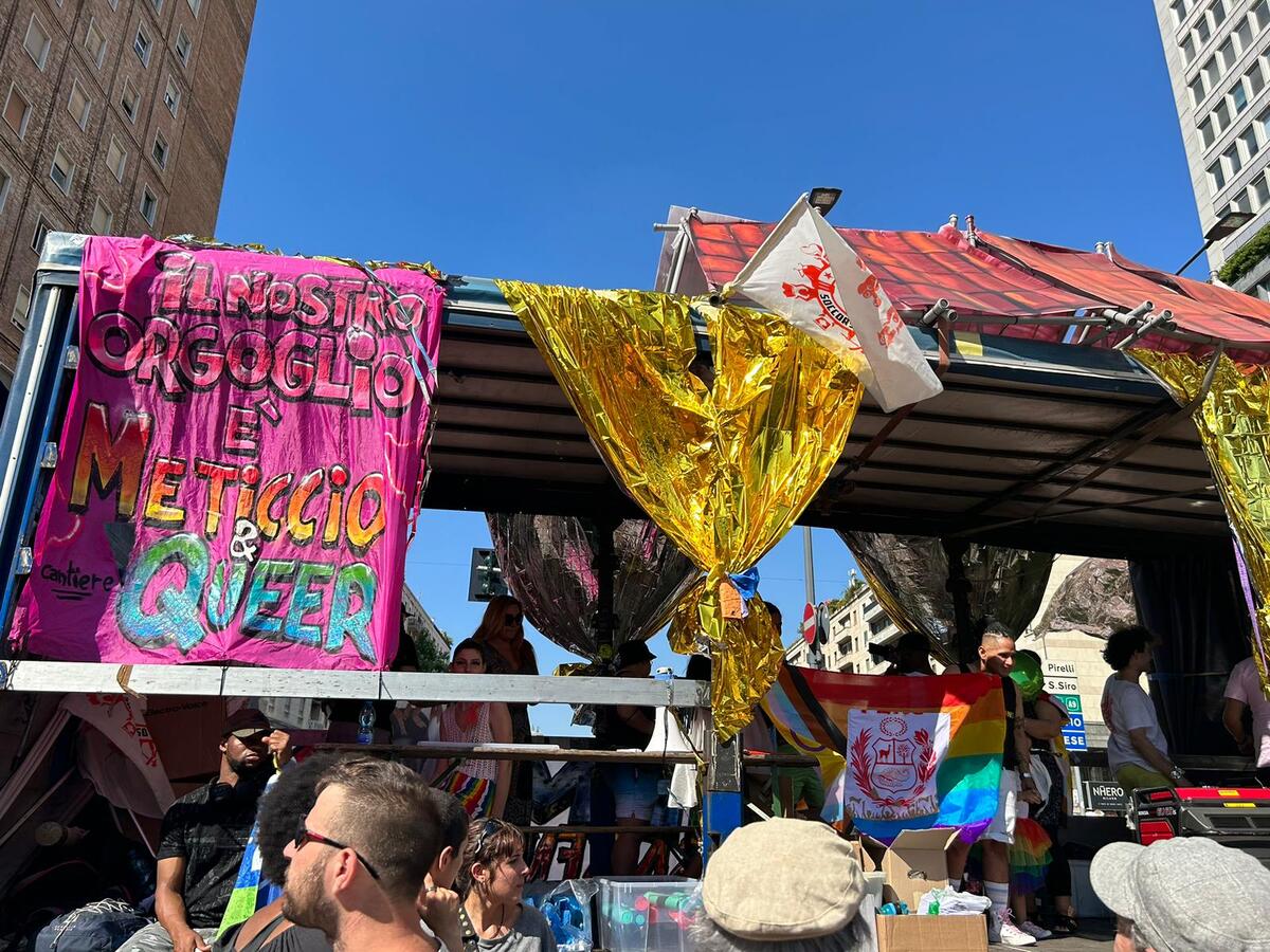 Gay Pride a Milano, presente Schlein: “Pericolo regressione su diritti Lgbtq+”