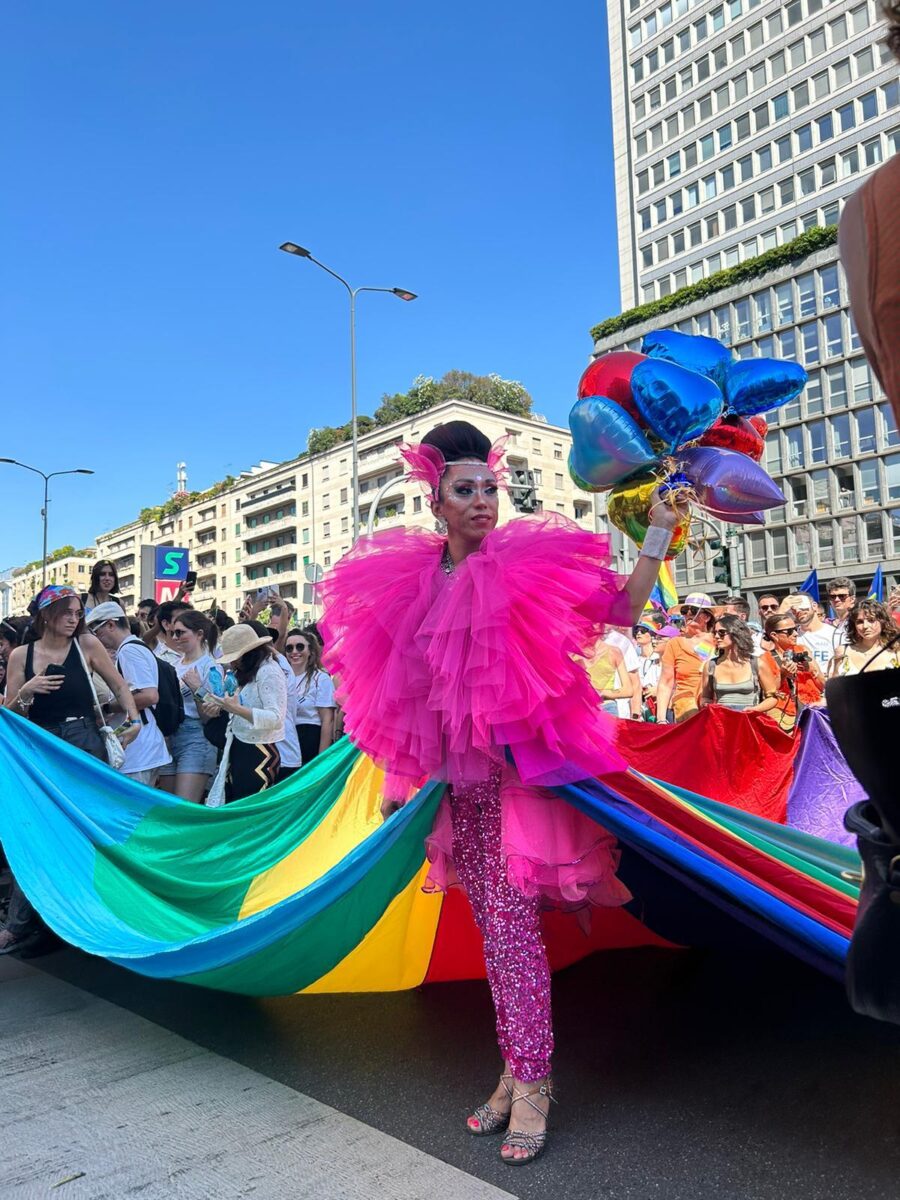 Gay Pride a Milano, presente Schlein: “Pericolo regressione su diritti Lgbtq+”