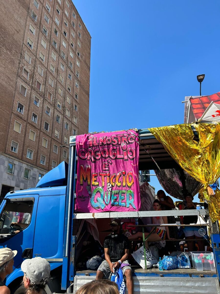 Gay Pride a Milano, presente Schlein: “Pericolo regressione su diritti Lgbtq+”