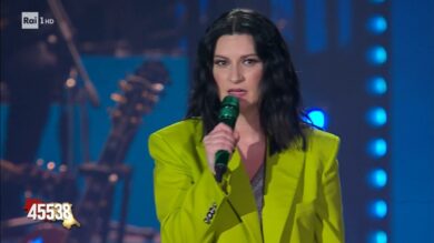 Italia Loves Romagna, Laura Pausini incanta Campovolo. Poi le lacrime. VIDEO