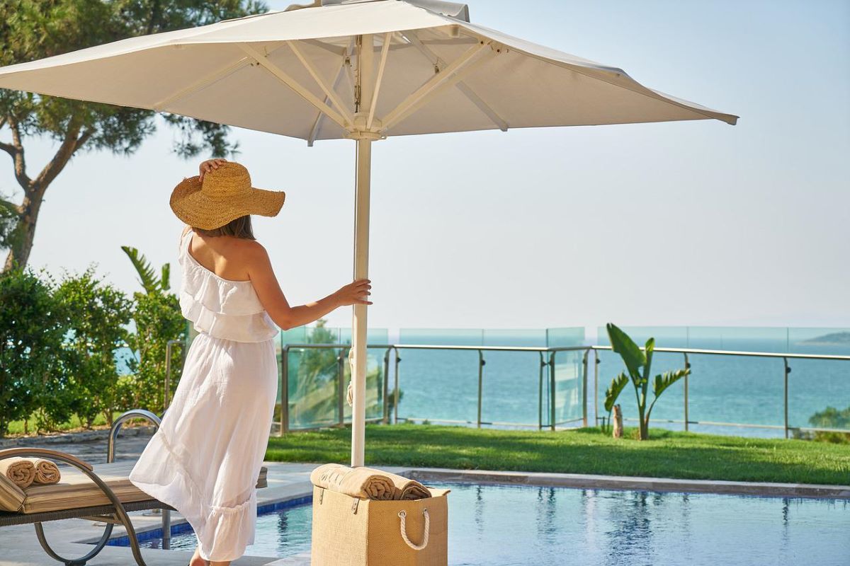 Vive per quasi due anni in un hotel di lusso e va via senza pagare: ricercato Vive per quasi due anni in un hotel di lusso e va via senza pagare: ricercato