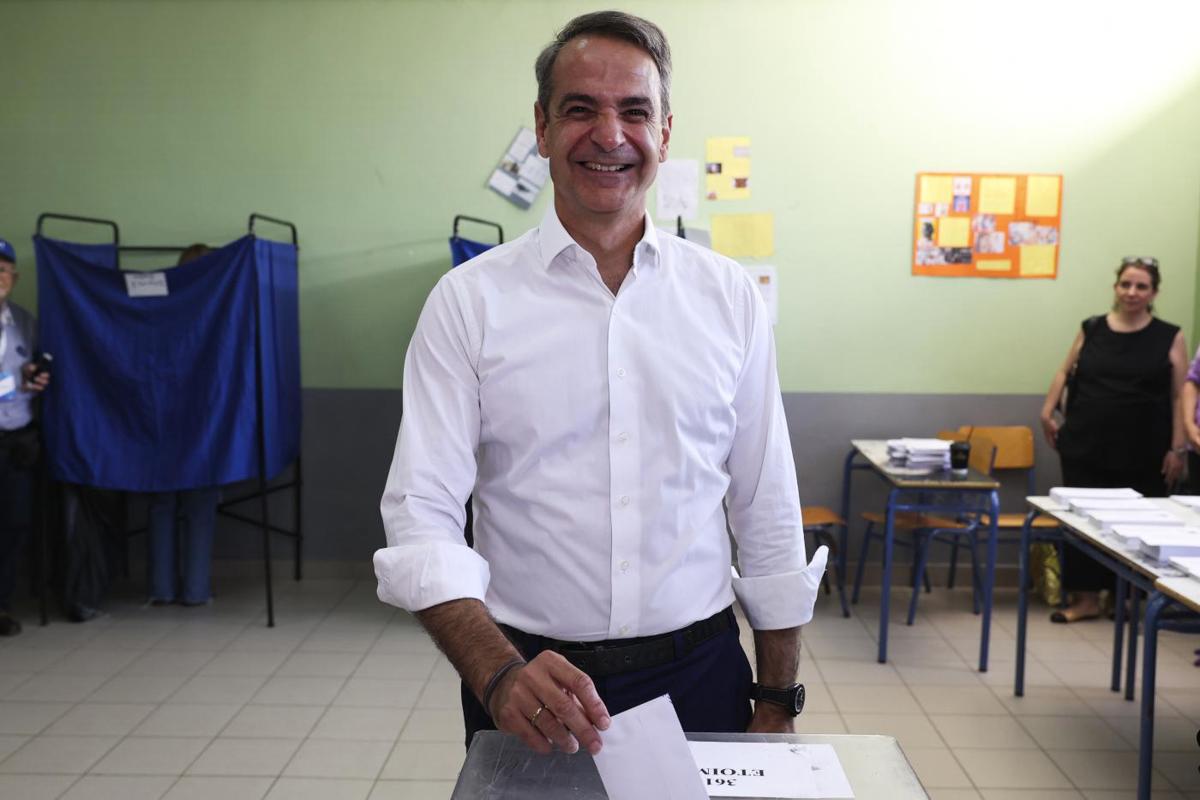 Grecia al voto, Mitsotakis trionfa: ai conservatori la maggioranza assoluta Grecia al voto, Mitsotakis trionfa: ai conservatori la maggioranza assoluta