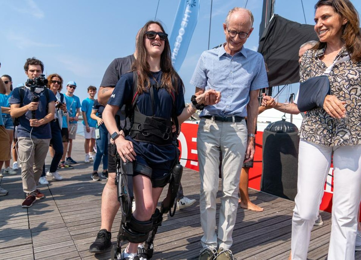 Disabile sale per la prima volta in barca: su Affari l’impresa eroica di Alice