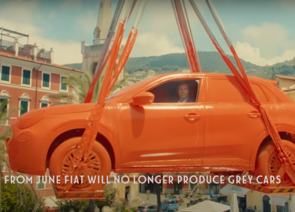Fiat dice addio alle auto grigie e punta sulle tinte vivaci. Ecco perchè Fiat dice addio alle auto grigie e punta sulle tinte vivaci. Ecco perchè