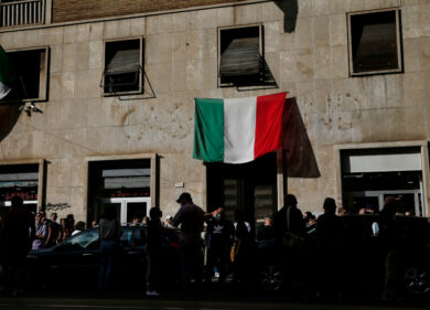 Casapound, occupazione del palazzo in via Napoleone III: 10 condanne a 2 anni