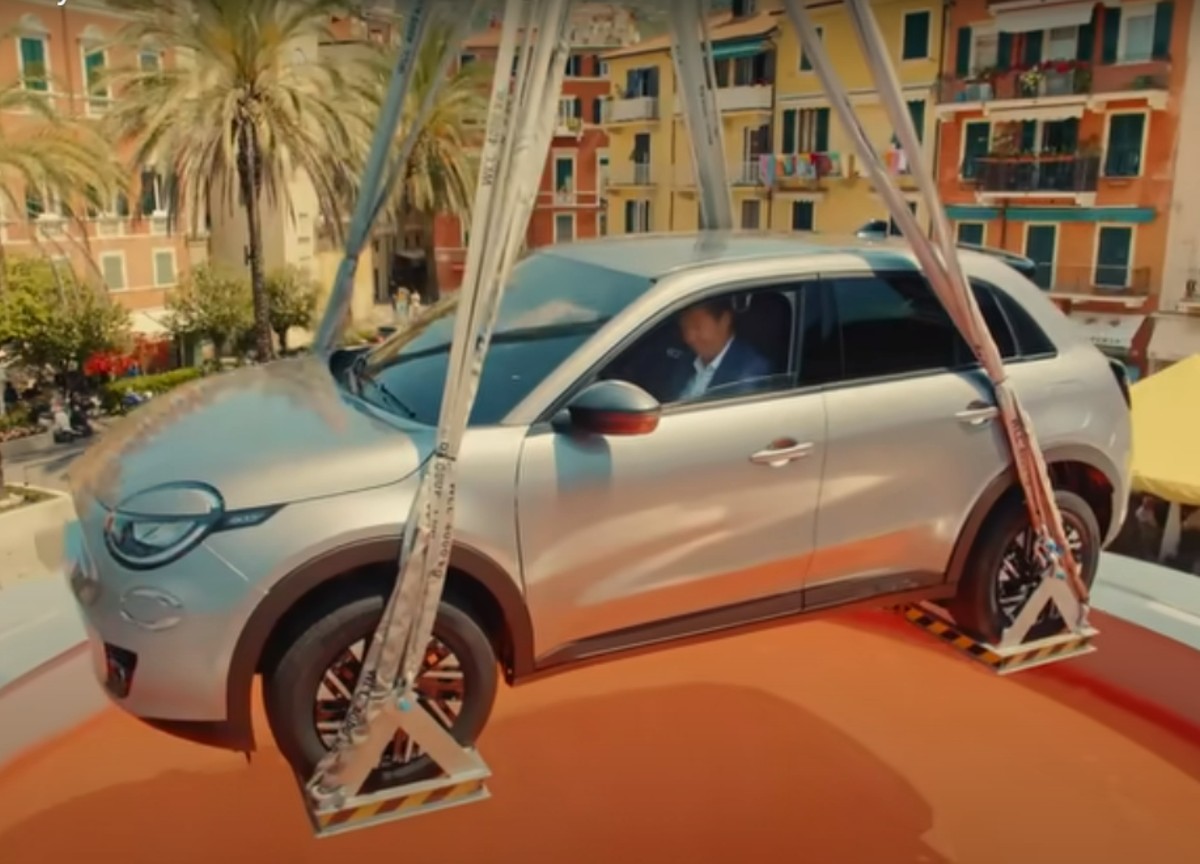 Fiat dice addio alle auto grigie e punta sulle tinte vivaci. Ecco perchè Fiat dice addio alle auto grigie e punta sulle tinte vivaci. Ecco perchè