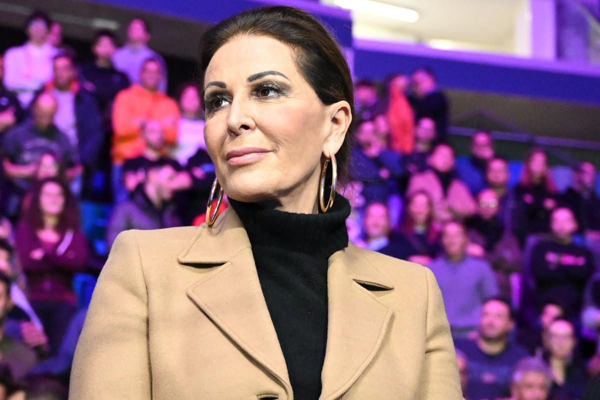 Santanchè, la Maserati e la casa al Pantheon. Quel lampeggiante sull’auto…