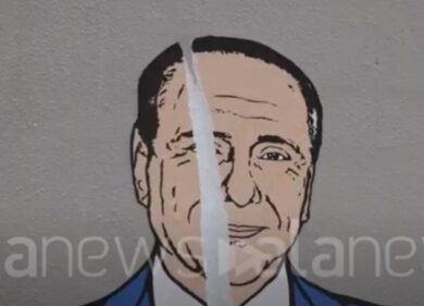 Milano, vandalizzato il murale dedicato a Silvio Berlusconi
