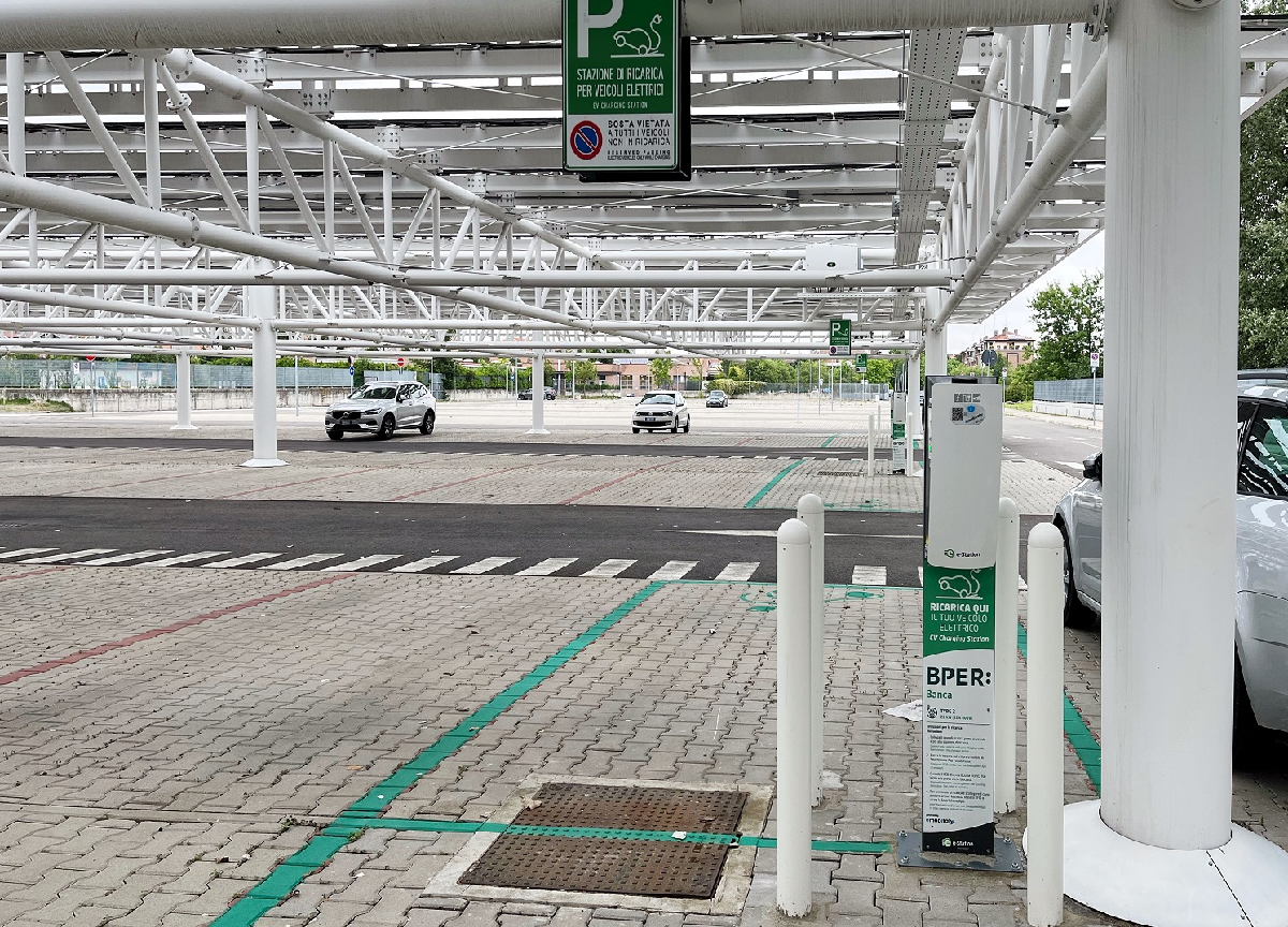 Mobilità green: BPER Banca ricarica le vetture elettriche dei dipendenti Mobilità green: BPER Banca ricarica le vetture elettriche dei dipendenti