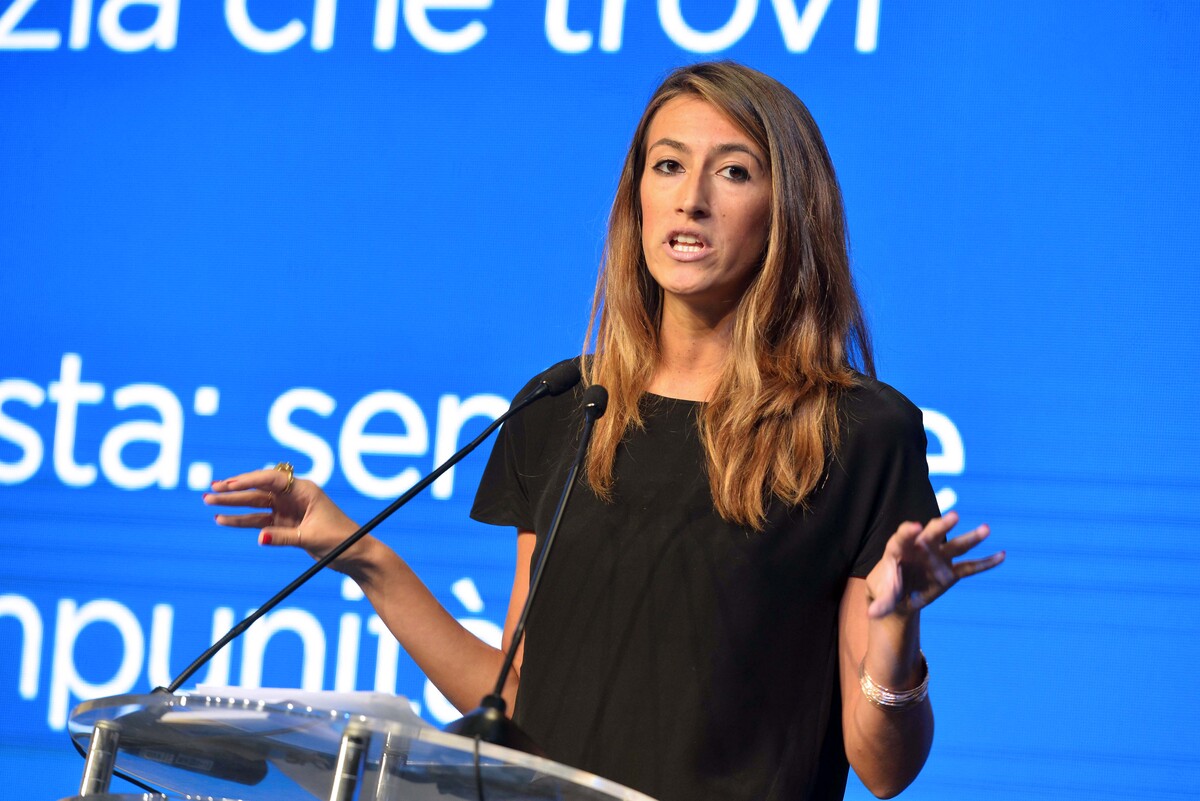 Grande Fratello, il primo concorrente: Annalisa Chirico. Rumor Grande Fratello, il primo concorrente: Annalisa Chirico. Rumor