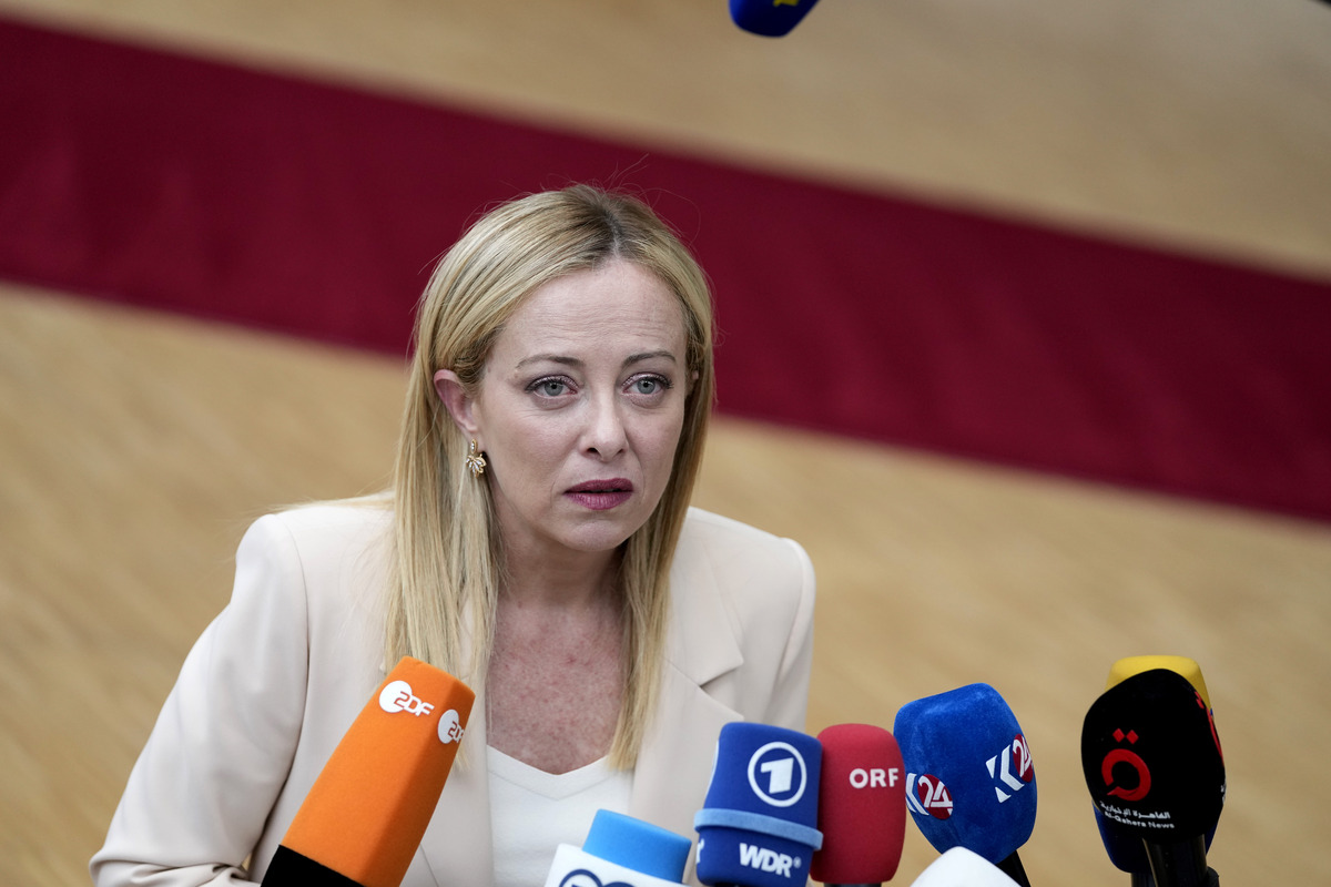 Ue, Meloni: “Migranti? Vogliamo più fondi”. L’Ue insiste: “Ratificare il Mes” Ue, Meloni: “Migranti? Vogliamo più fondi”. L’Ue insiste: “Ratificare il Mes”