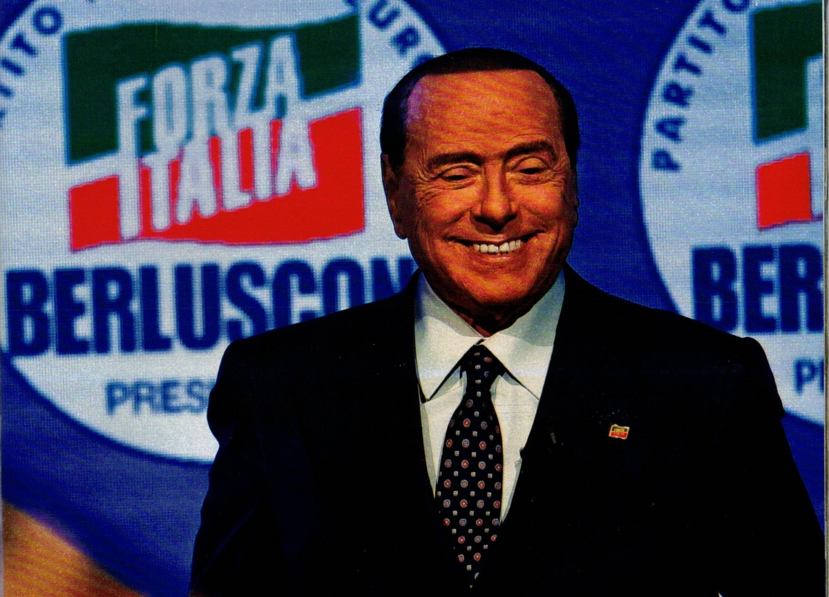 Berlusconi, cammelli di Gheddafi e coppe del Milan: ecco “l’altra” eredità