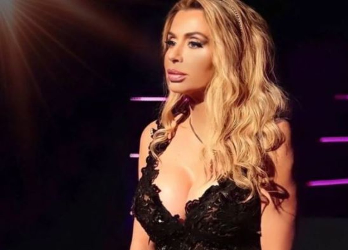 Valeria Marini: “Il successo per me è il calore che mi riserva la gente” Valeria Marini: “Il successo per me è il calore che mi riserva la gente”