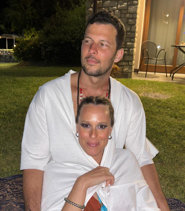 Federica Pellegrini vestitino corto ‘figlia dei fiori’: Divina sensualissima.. Federica Pellegrini vestitino corto ‘figlia dei fiori’: Divina sensualissima..