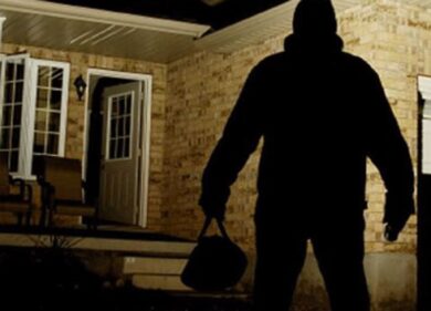 Foggia, sorprende un ladro e lo tortura. Arrestato il proprietario di casa