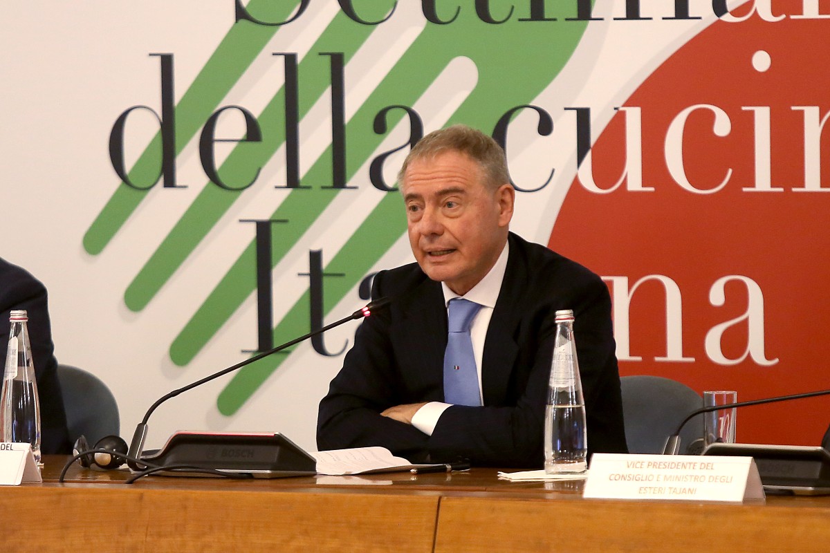 Bce e rialzo tassi, paura recessione. Urso: ”Rischio contagio dalla Germania” Bce e rialzo tassi, paura recessione. Urso: ”Rischio contagio dalla Germania”