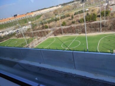 Roma, scheletro in un parco. I cittadini: “Cadaveri come sacchi di spazzatura”