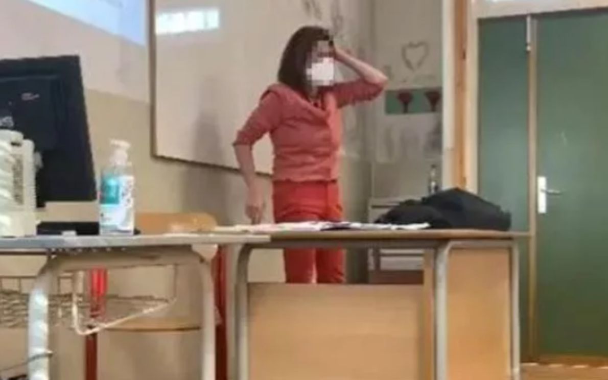 Professoressa colpita da pallini: i genitori dei ragazzi pronti alla querela Professoressa colpita da pallini: i genitori dei ragazzi pronti alla querela