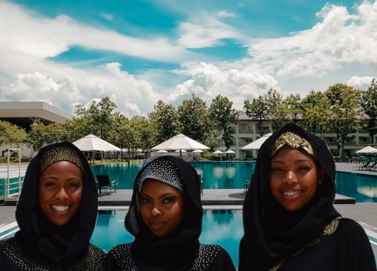 Galleria foto 'Monza, il party in piscina per sole donne musulmane scatena le polemiche a dx' - foto 1