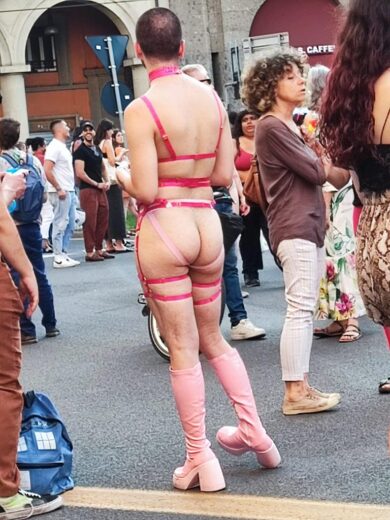Gay Pride Bologna, puro esibizionismo. Dalla trasgressione al conformismo