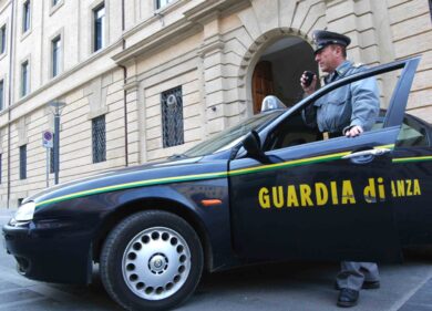 False fatture per 160 milioni: dieci persone arrestate a Brescia