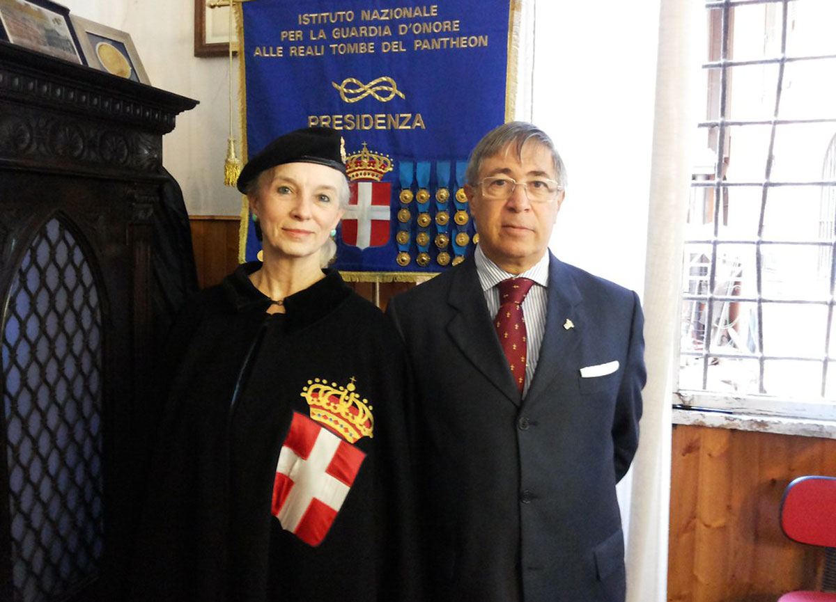 Tomba Savoia, via il capo della Guardie Reali: “No agli ordini del Principe” Tomba Savoia, via il capo della Guardie Reali: “No agli ordini del Principe”
