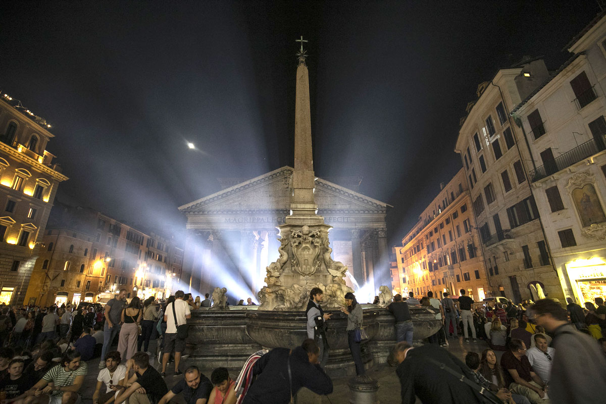 Visitare il Pantheon da oggi costa 5 euro ma per i romani l’ingresso è gratis Visitare il Pantheon da oggi costa 5 euro ma per i romani l’ingresso è gratis