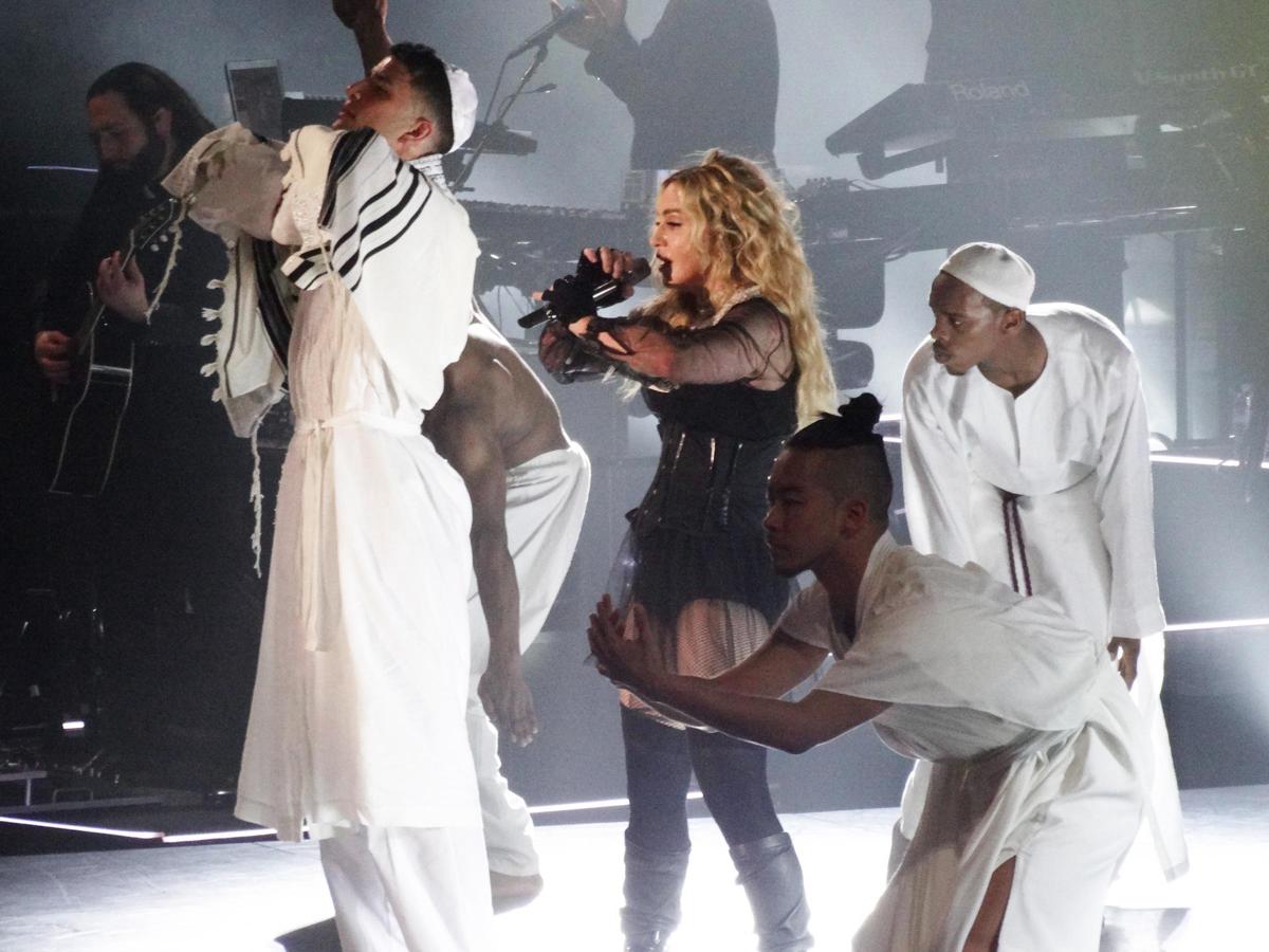 Madonna, la paura degli amici: “Rischia di fare la fine di Michael Jackson”