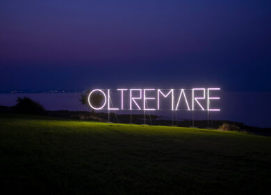 JTI: inaugurata in Sicilia “Oltremare”, nuova opera luminosa di Massimo Uberti