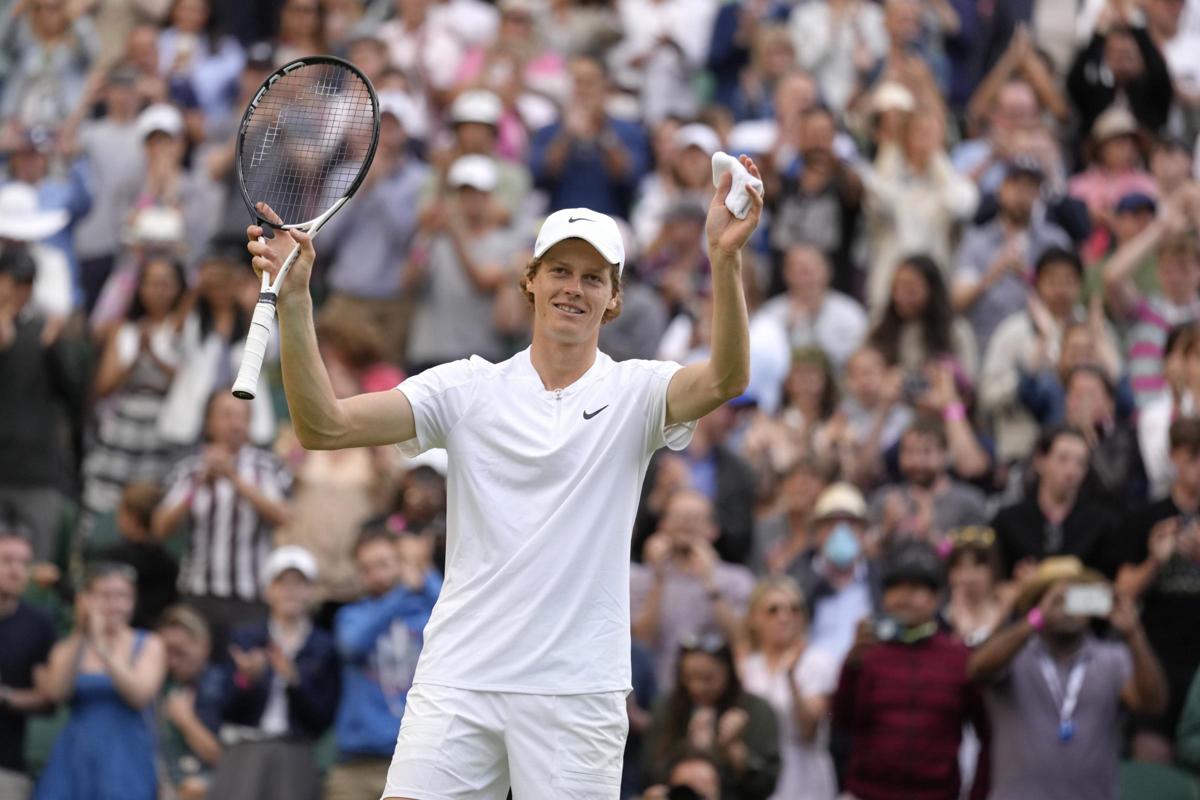 Sinner a Wimbledon col borsone di Gucci. Bufera sul tennista italiano