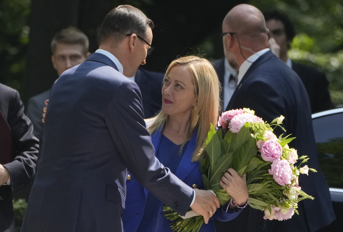 Meloni: “Io e Morawiecki d’accordo. Fermare i migranti prima che arrivino” Meloni: “Io e Morawiecki d’accordo. Fermare i migranti prima che arrivino”