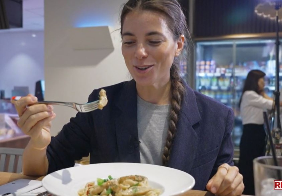 Innocenzi: “La carne cellulare? È buona, il ministro Lollobrigida la assaggi” Innocenzi: “La carne cellulare? È buona, il ministro Lollobrigida la assaggi”