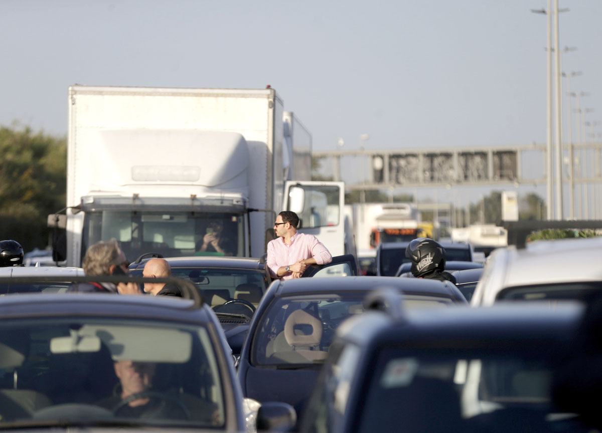 Roma, pali neri sul Gra, svelato il mistero: 30 milioni per caos digitale 5G