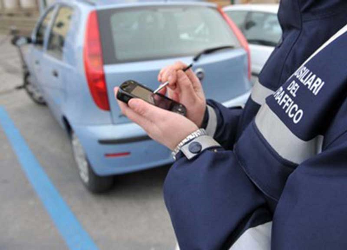 Monza, dal 1° agosto tutti i parcheggi a pagamento Monza, dal 1° agosto tutti i parcheggi a pagamento