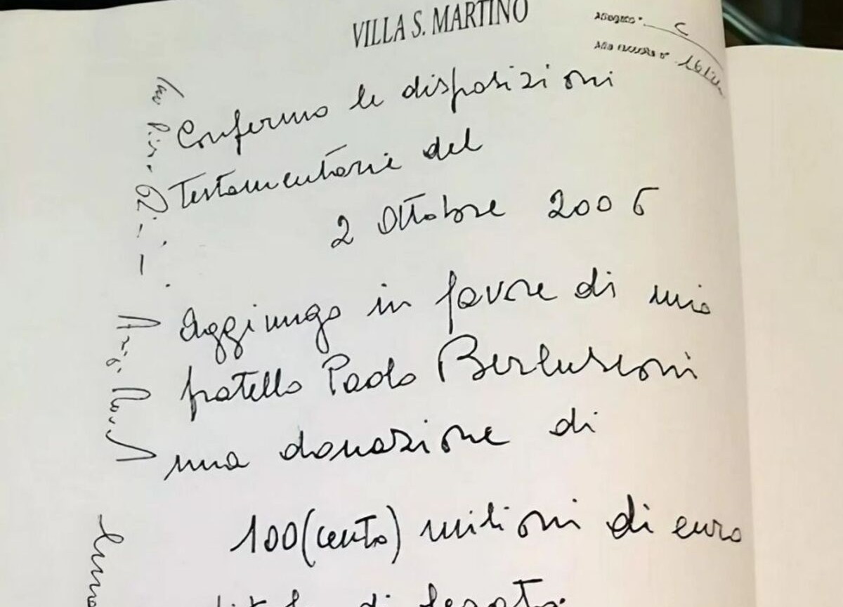 Berlusconi, il testamento olografo del 2006 e del 2020. Poi l’aggiunta del ’22