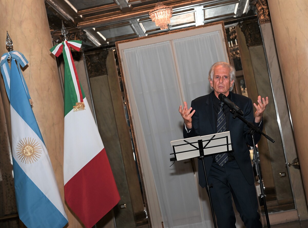 Massimiliano Finazzer Flory premio alla cultura letteraria Argentina