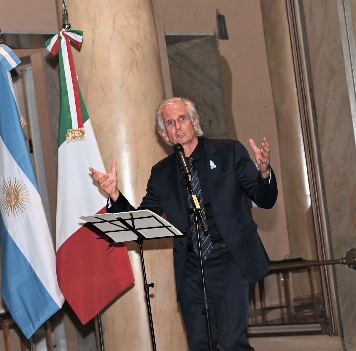 Massimiliano Finazzer Flory premio alla cultura letteraria Argentina