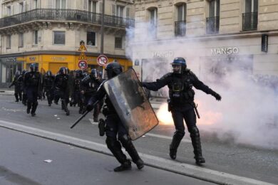 Sondaggio, per 6 italiani su 10 rivolte anche in Italia come in Francia