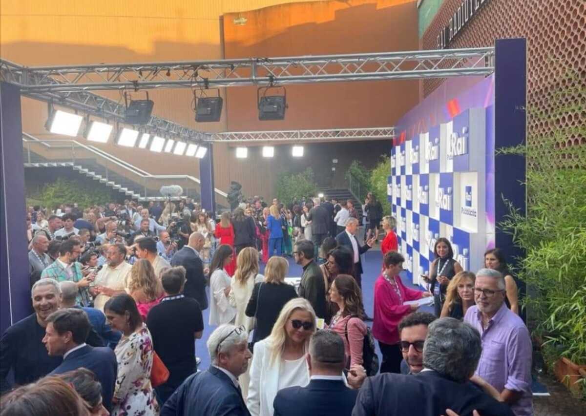 Palinsesti Rai. Il dietro le quinte della presentazione a Napoli. Tutti i nomi