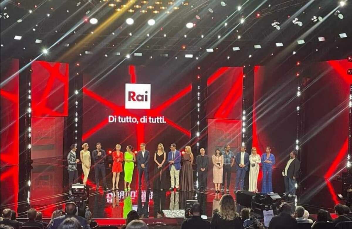 Palinsesti Rai. Il dietro le quinte della presentazione a Napoli. Tutti i nomi