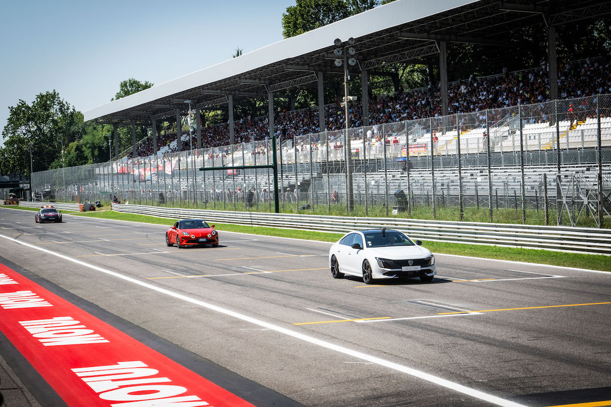 Debutto mondiale all’Autodromo di Monza per la nuova Peugeot 208 Debutto mondiale all’Autodromo di Monza per la nuova Peugeot 208